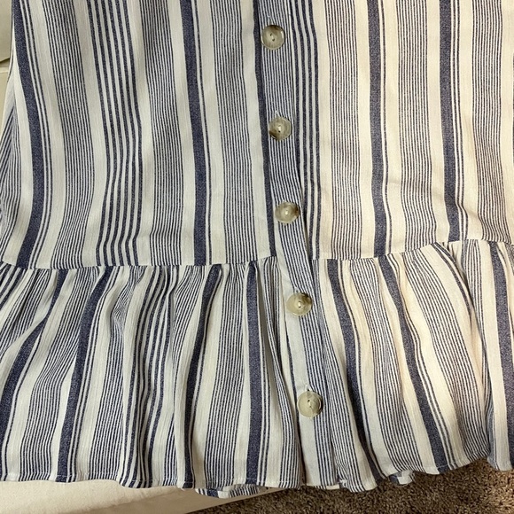 Altar'd State Blue and White V-Neck Top - Picture 5 of 5